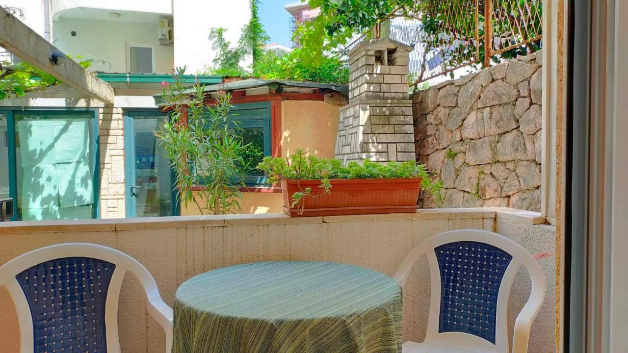 Guesthouse Tri Palme Bečići Exterior photo